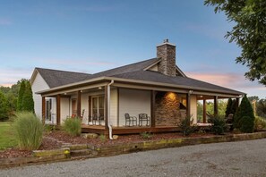 Exterior - Brand New listing - Sunset Cabin (Hendersonville)