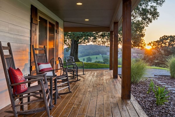 Terrace/patio - Brand New listing - Sunset Cabin (Hendersonville)