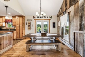 Dining - Brand New listing - Sunset Cabin (Hendersonville)