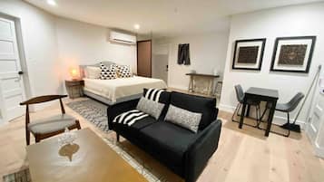 Iron/ironing board, WiFi (free)