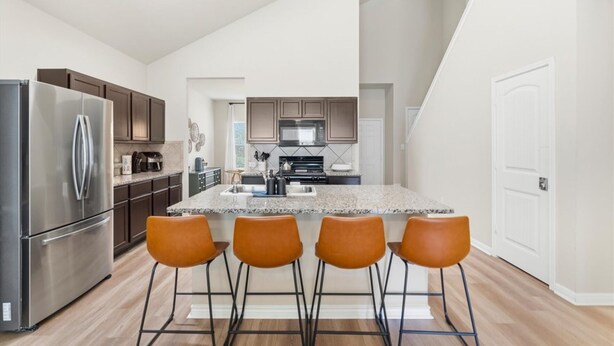 Unclassified image, 1 of 30, button - 4BR King and Queens 2 living spaces | Location (Austin)