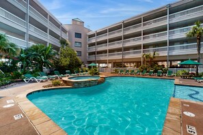 Pool - Cozy condo near the beach with balcony, pool, W/D, AC, & views (Galveston)