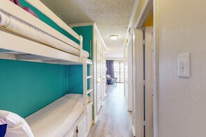 1 quarto, ferros/tábuas de passar roupa, acesso à internet