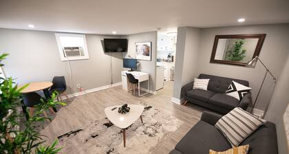 Charming DT Orlando cottage in brilliant location w/ fast WiFi, AC, Pet Friendly