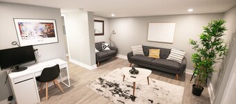 Charming DT Orlando cottage in brilliant location w/ fast WiFi, AC, Pet Friendly