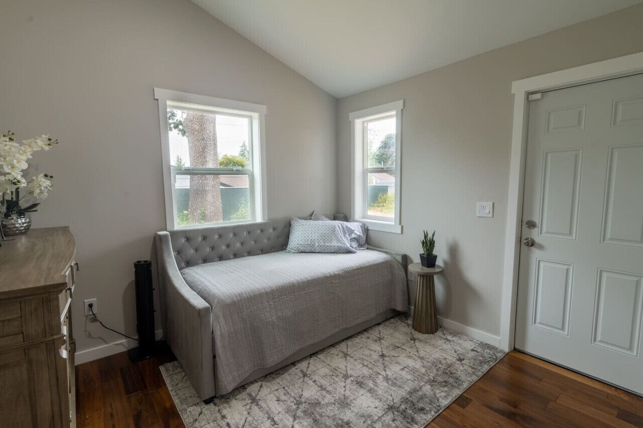 Room with 2 Twin Beds in Tacoma