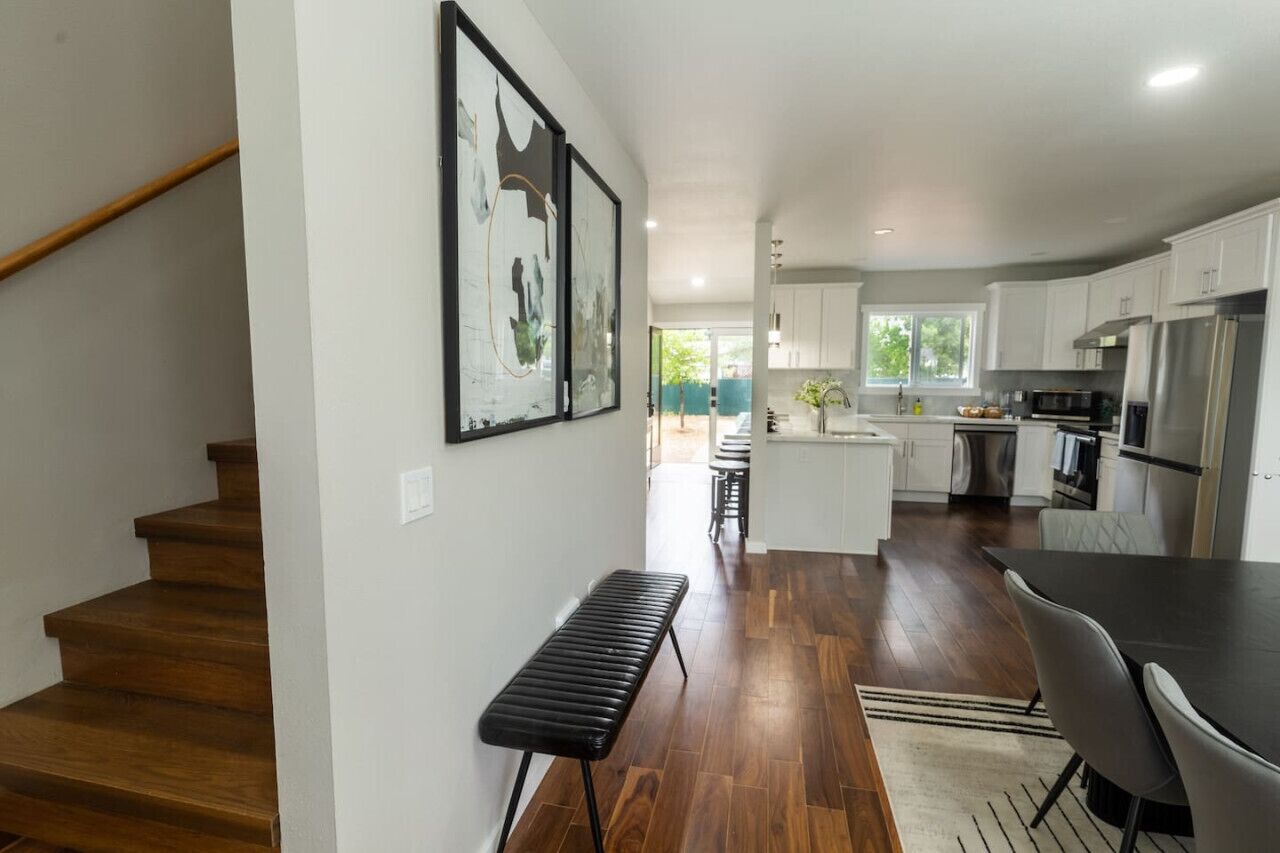 Room with Queen Bed in Tacoma