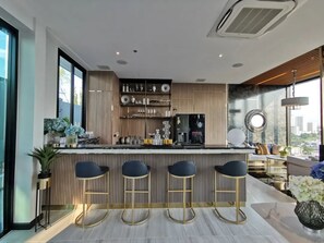 Bar (in der Unterkunft)