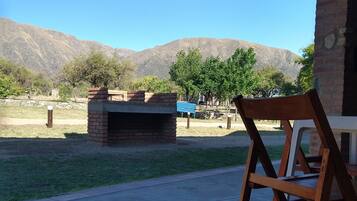 Cabaña clásica, vista al parque | Terraza o patio