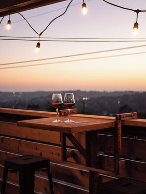 Outdoor dining - Elegant Pool Villa In Mount Helix, close to DT! (La Mesa)
