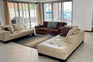 TV, offices, printers - Simpson bay 3bdr / 3,5 bath with pools - GENERATOR (Simpson Bay)