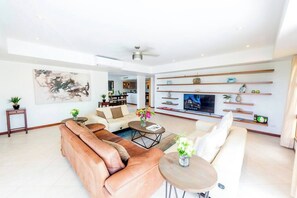 TV, offices, printers - Simpson bay 3bdr / 3,5 bath with pools - GENERATOR (Simpson Bay)