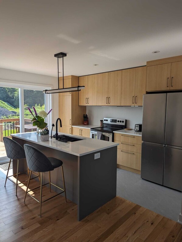 Mikrowelle, Ofen, Herdplatte, Geschirrspüler