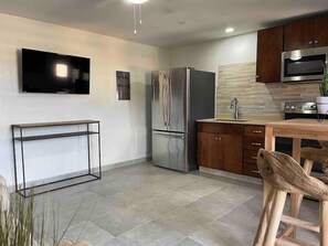 Fridge, microwave, oven, stovetop - 1 bedroom with pool in Simpson Bay - GENERATOR (1-3B) (Simpson Bay)