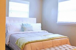 4 bedrooms, desk, iron/ironing board, travel crib