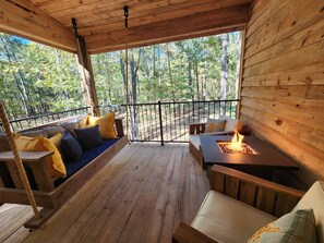 Property grounds - Rustic Comfort Cabin
Diamond in The Ripple- Hot  (Amity)