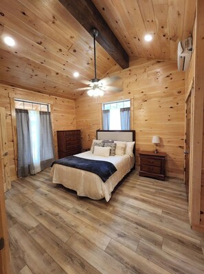 2 bedrooms, iron/ironing board, free WiFi, bed sheets - Rustic Comfort Cabin
Diamond in The Ripple- Hot  (Amity)