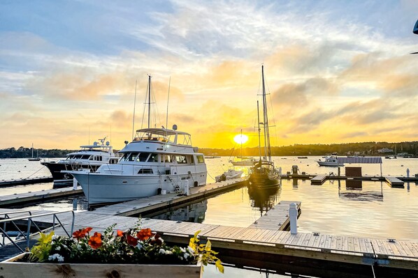 Marina - Oceanfront, dog-friendly condo with Boothbay Harbor views & prime location (Boothbay Harbor)