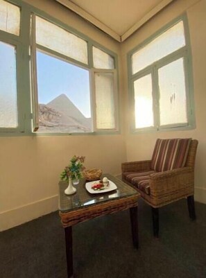 Interior - Suite with Terrace - Pyramids View (Giza Governorate)