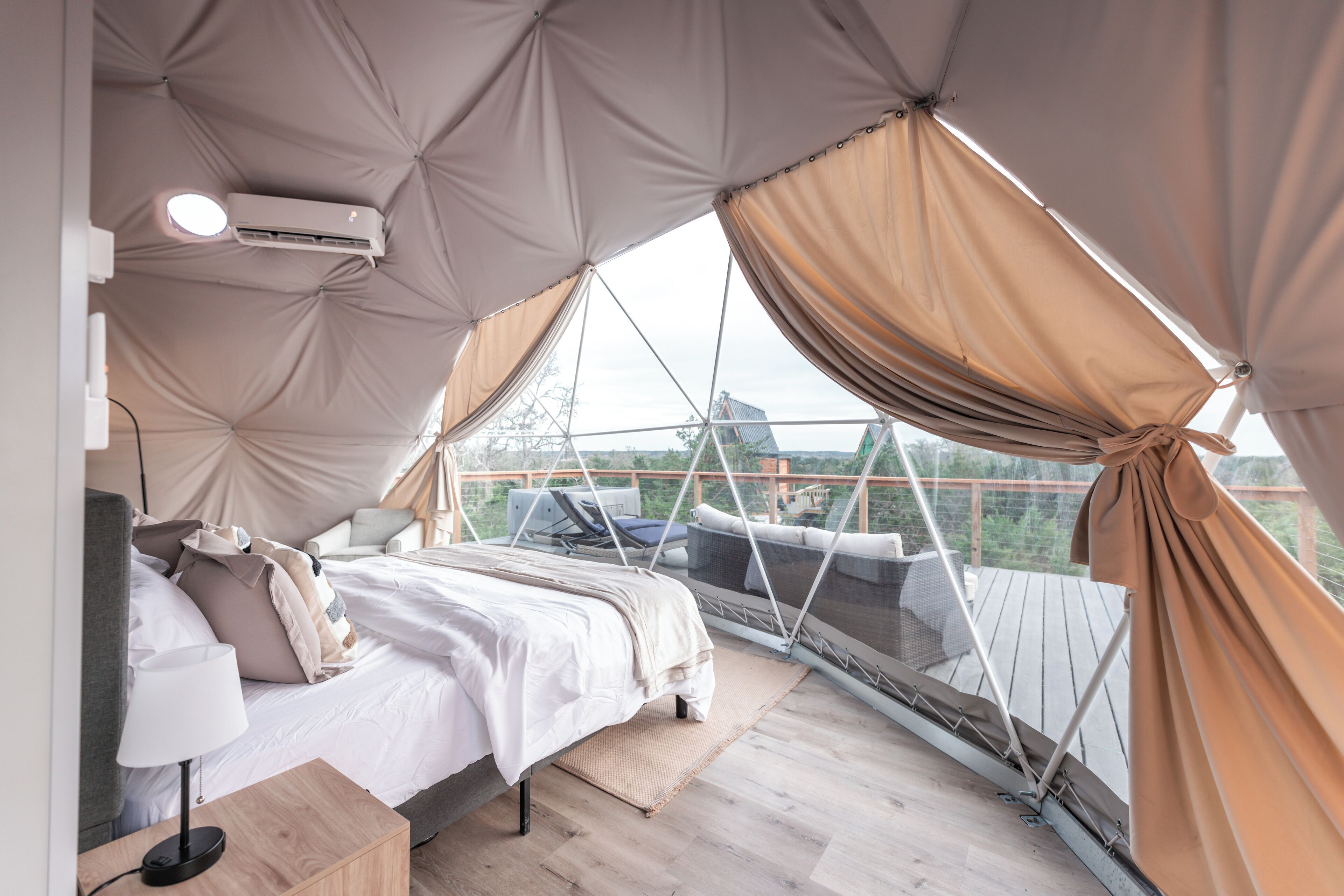 Room | Desk, free WiFi, bed sheets