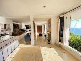 Deluxe Double Room, 1 King Bed, Ocean View | In-room safe, free WiFi, bed sheets