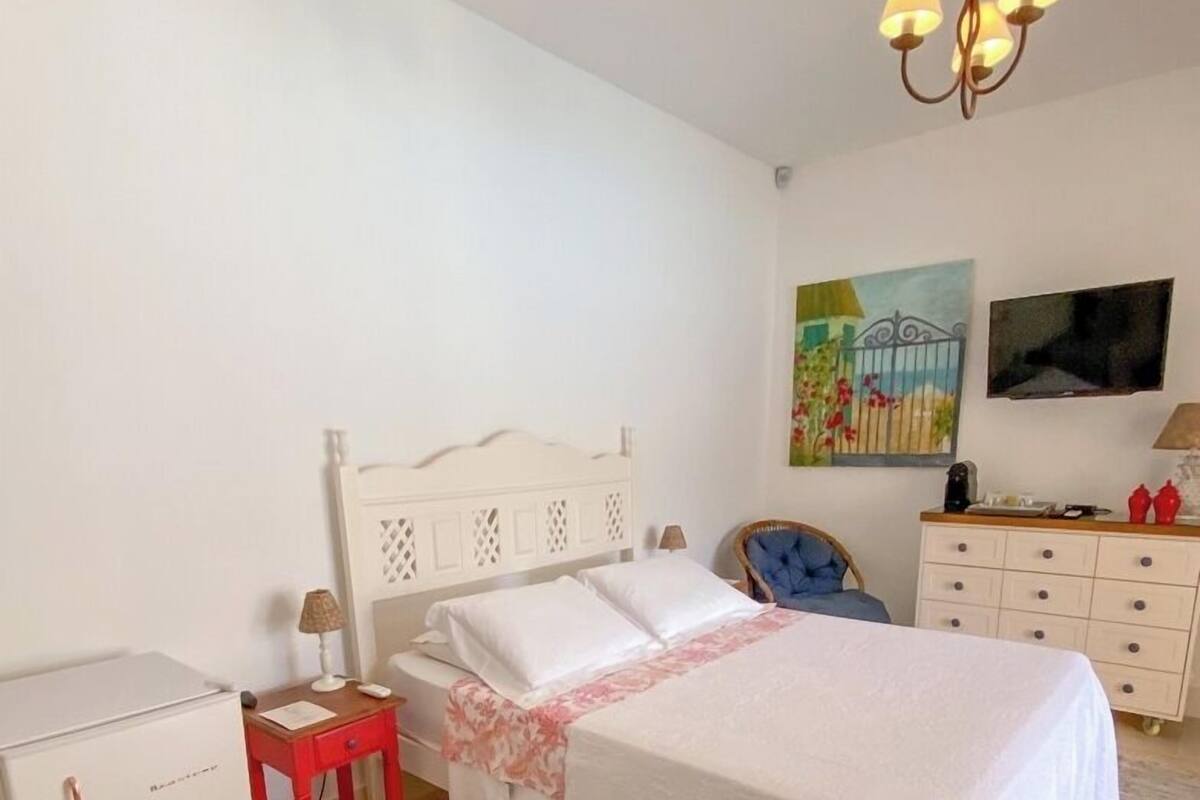 Kahden hengen classic-huone, 1 keskisuuri parisänky, valtamerinäköala | Tallelokero huoneessa, ilmainen Wi-Fi