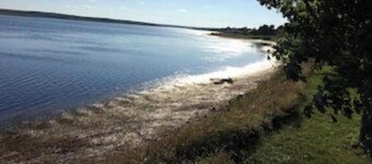 Lovely and cozy house in downtown Shediac, water view of the Shediac Ba