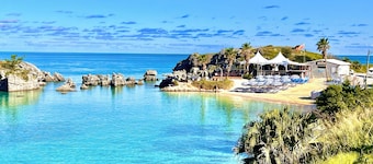 Stunning Harbour-View 2BR/2BA Apartment – Steps from St. George’s Town