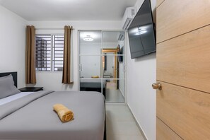 3 quartos, ferros/tábuas de passar roupa, Wi-Fi, roupa de cama