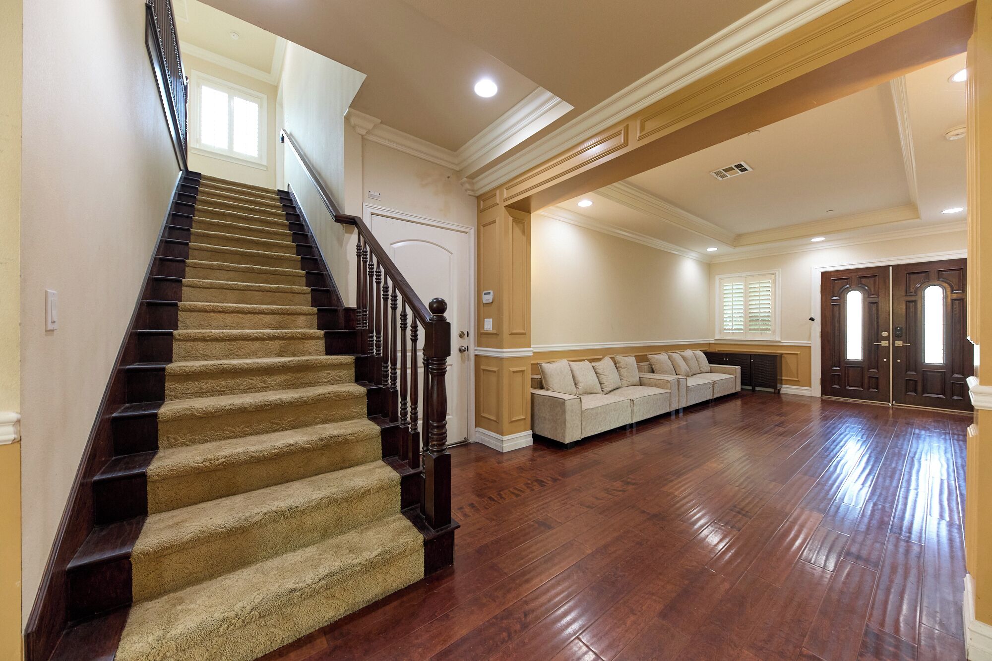Spacious 5-bedroom house near Los Angeles