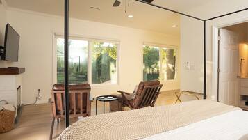 5 slaapkamers, een bureau, reisbedje, gratis wifi