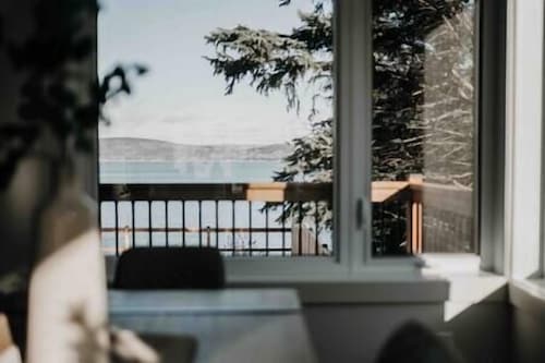 Inch Arran Escape - Waterfront, king bed, D/W, Firepit