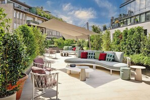 Suite, 1 très grand lit, vue sur la ville (Balcony) | Literie hypoallergénique, minibar, coffre-fort