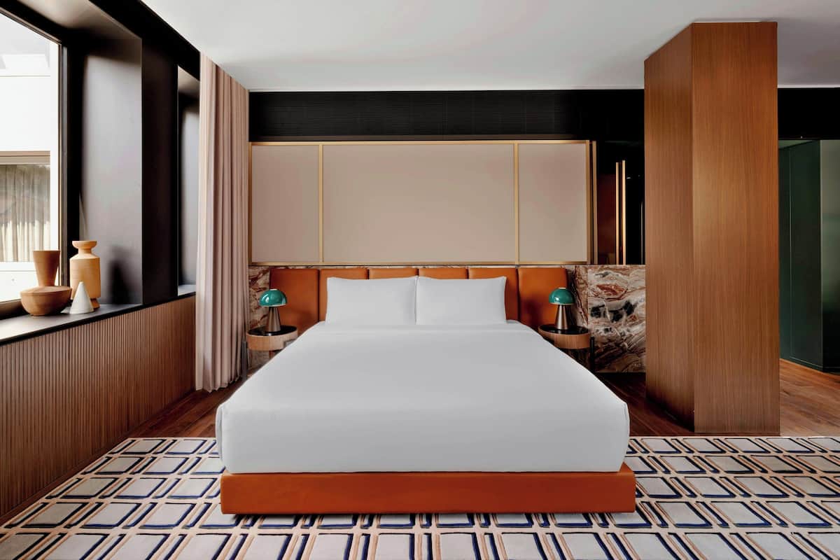 1 bedroom, hypo-allergenic bedding, minibar, in-room safe