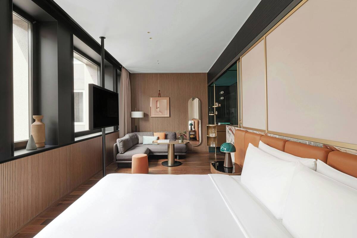 Junior Suite, 1 King Bed, City View | Hypo-allergenic bedding available, minibar, in-room safe