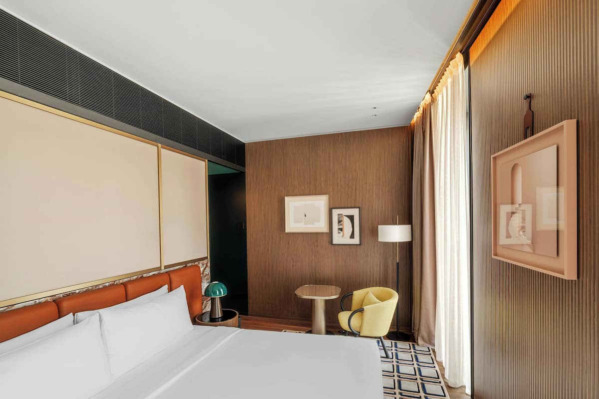 Room, 1 King Bed, Non Smoking, City View | 1 bedroom, hypo-allergenic bedding, minibar, in-room safe