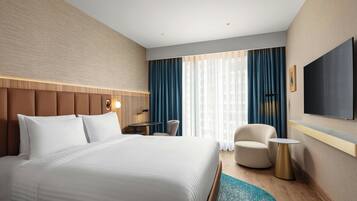 Frette Italian sheets, premium bedding, minibar, in-room safe