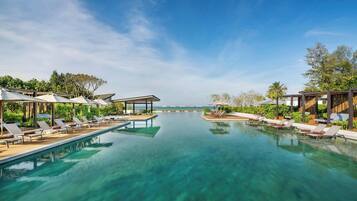 3 piscinas externas, barracas de cortesia, espreguiçadeiras