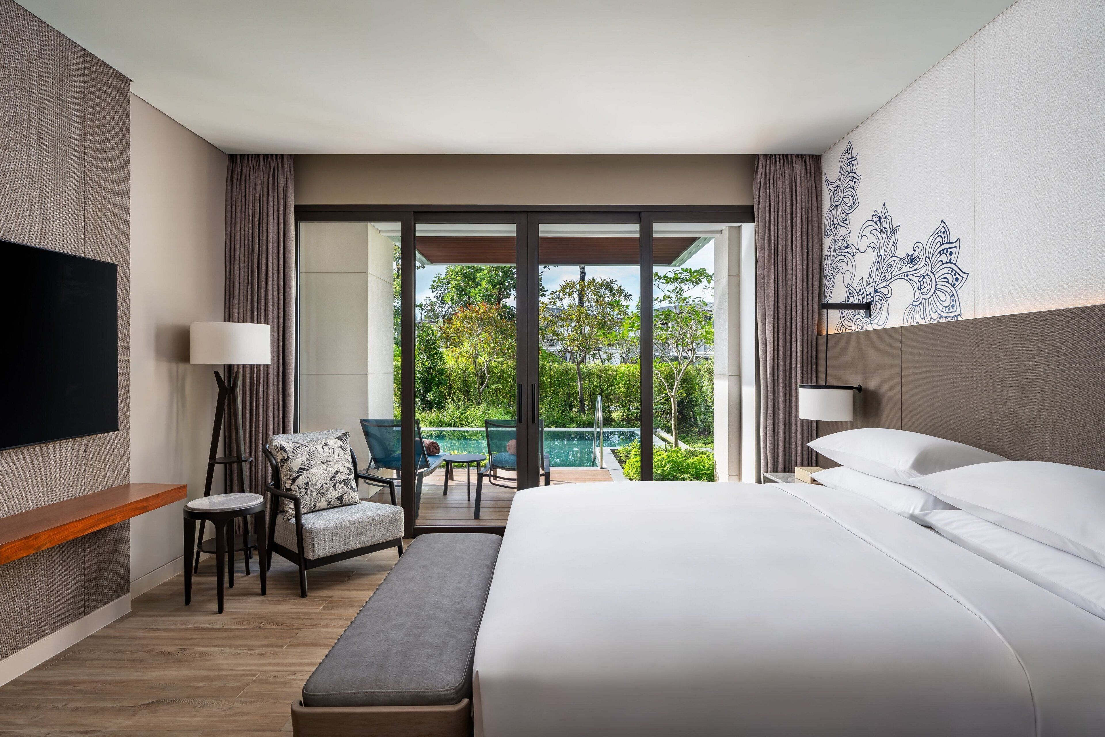 Premium bedding, free minibar items, in-room safe, desk