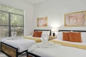 4 habitaciones, tabla de planchar con plancha y cuna de viaje 