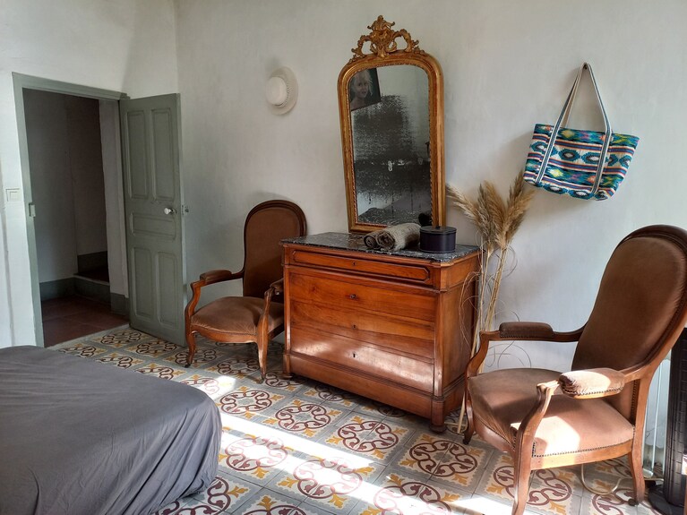 Chambre De Charme, Piscine, Jardin Soleil Et Ombre, 17 Kms D'arles Et De Nîmes. - Arles