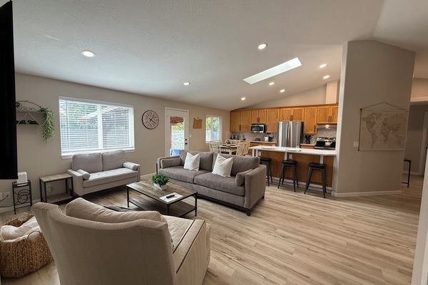 Relax in style and comfort in this spacious great room!