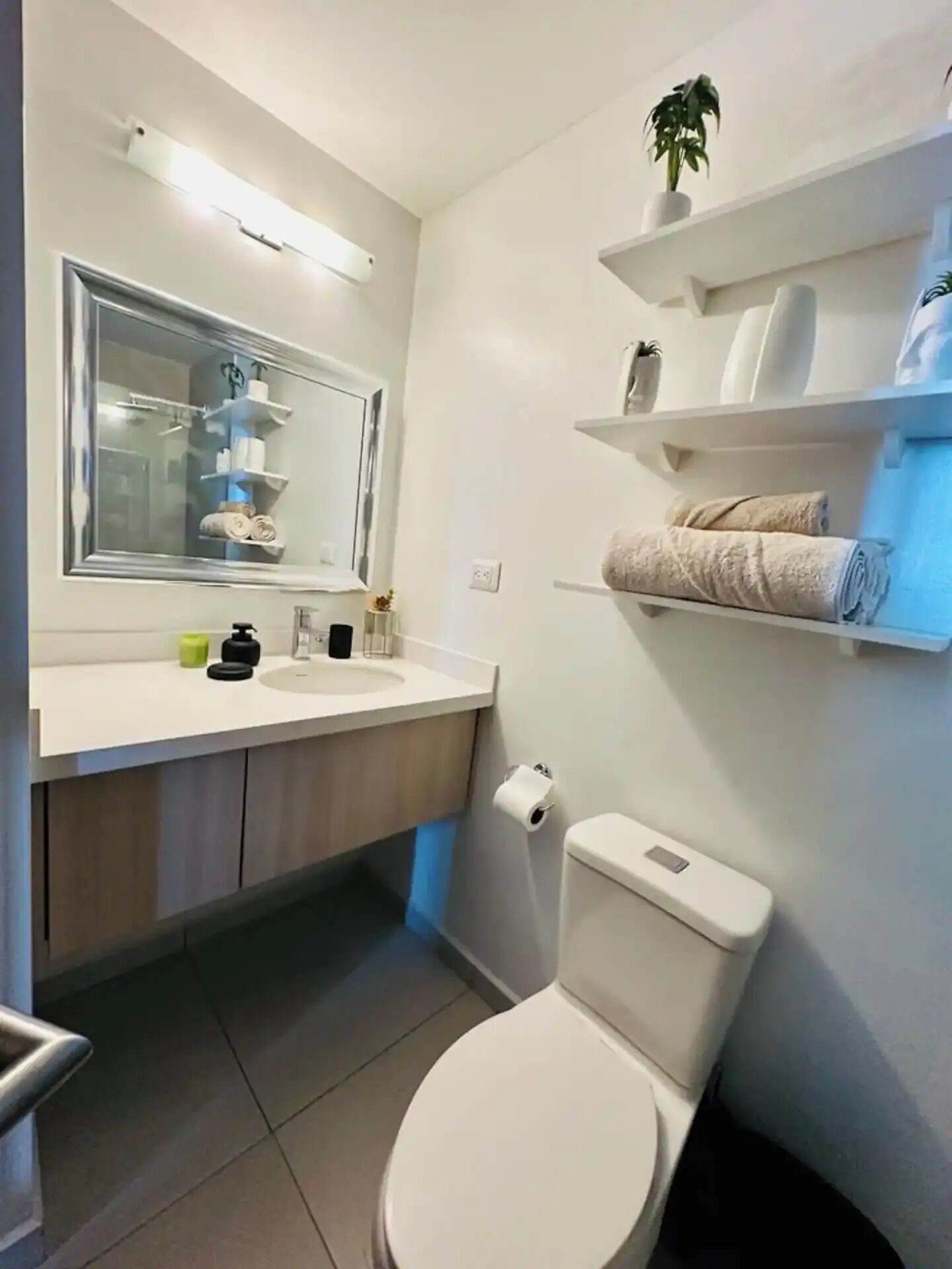 Dusche, Handtücher, Seife, Shampoo