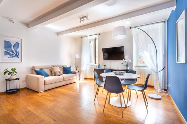 Living area - iFlat | Discovering Monti: Charming and Modern apt (Roma)