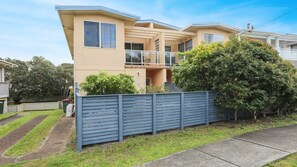 Exterior - Opposite Bennetts Beach (Hawks Nest)