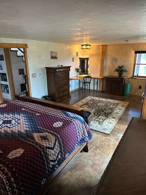3 chambres, fer et planche à repasser, Wi-Fi, draps fournis