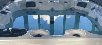 The Walden House; cozy strawbale 3-bedroom home with fitness room & Hot Tub.