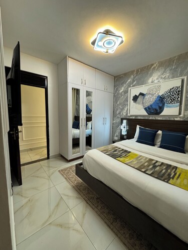 Hilltop universal residency 