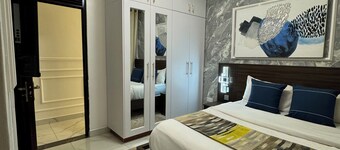 Hilltop universal residency