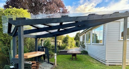 Hui Hui House-Family friendly Holiday Home- The gate way to Milford & Fiordland.